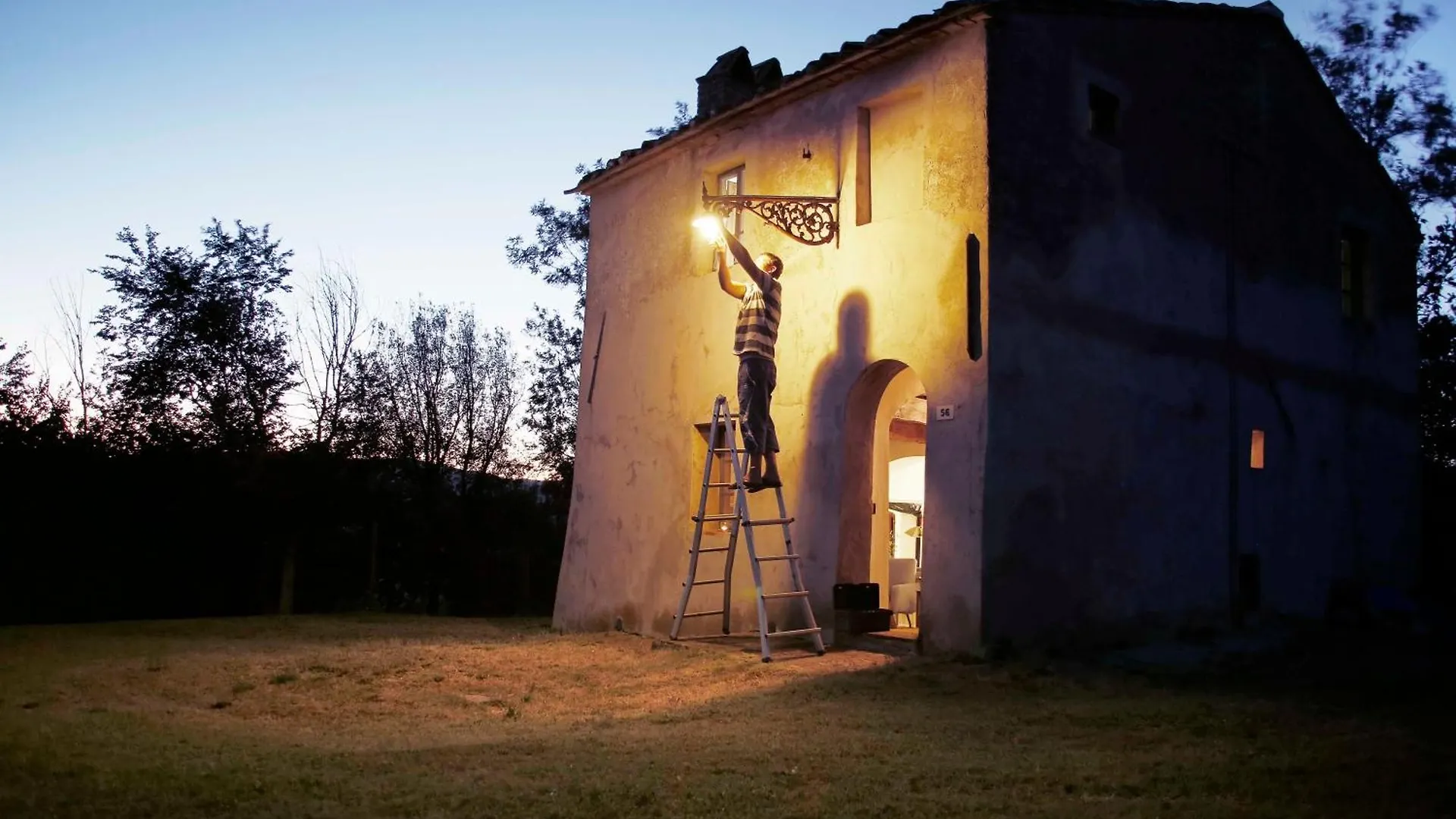 Schulhaus Villa Montecatini Val di Cecina 0*,